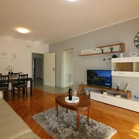 Luna Comfortable Holiday Prázdninový dům Poreč